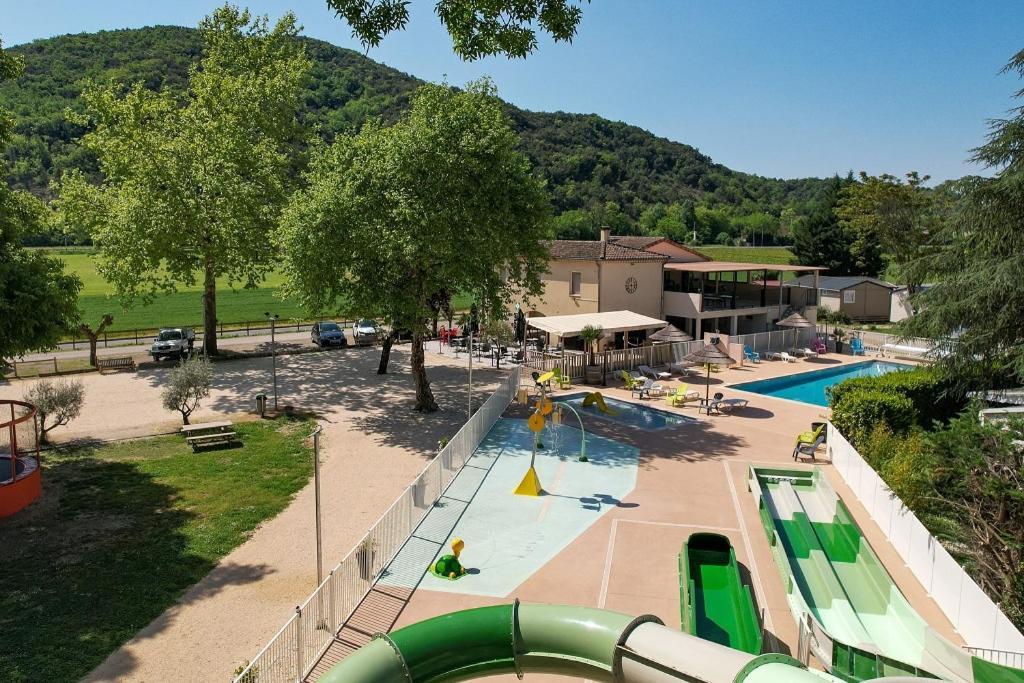 Camping Le Chassezac Sampzon Buitenkant foto